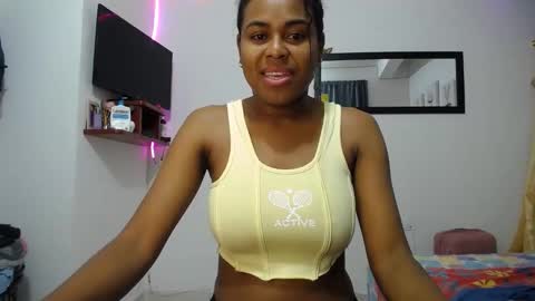 Snapshot of aynaraross1 chatting on 24, 2, 2025 aynaraross1 online show from 24, 2, 2025