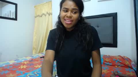 Snapshot of aynaraross1 chatting on 2, 3, 2025 aynaraross1 online show from 2, 3, 2025