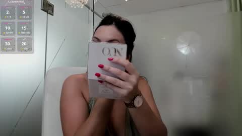 Snapshot of ayumilove chatting on 8, 11, 2025 Ayumi online show from 8, 11, 2025