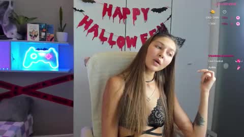 Snapshot of azeliaclark chatting on 23, 10, 2025 Sofia online show from 23, 10, 2025