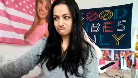 Snapshot of azucenaxxxgp chatting on 5, 6, 2026 Azucena R online show from 5, 6, 2026