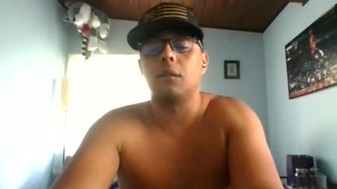 Snapshot of b0urb0n7 chatting on 16, 10, 2025 Bourbon online show from 16, 10, 2025