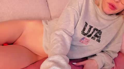 Snapshot of baaaybeee chatting on 27, 2, 2025 Alessia online show from 27, 2, 2025