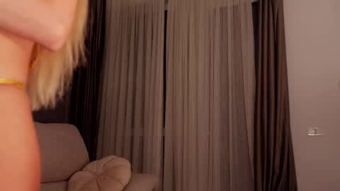 Snapshot of baaaybeee chatting on 6, 10, 2025 Alessia online show from 6, 10, 2025