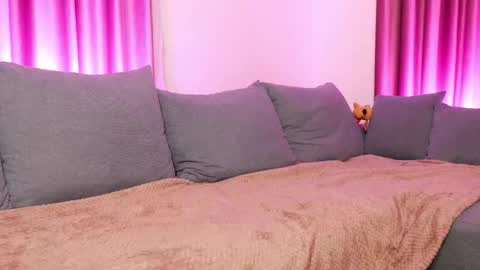 Snapshot of baaaybeee chatting on 23, 11, 2025 Alessia online show from 23, 11, 2025