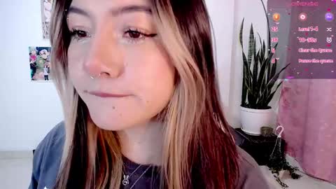 Snapshot of babe_blondie chatting on 2, 3, 2025 TATIANA online show from 2, 3, 2025