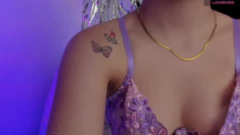 Queen B online show from 4, 10, 2025