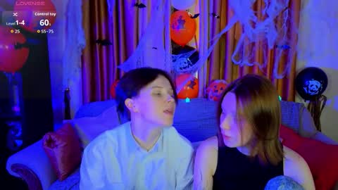 Snapshot of babees_eva chatting on 15, 10, 2025 Sweety Eva online show from 15, 10, 2025