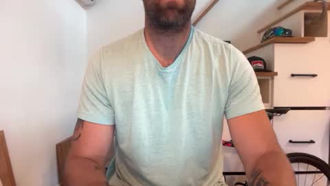 Snapshot of babeheater chatting on 15, 12, 2025 babeheater online show from 15, 12, 2025