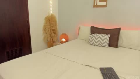 Snapshot of babesexy19_ chatting on 29, 4, 2026 itzell online show from 29, 4, 2026