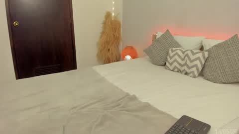 Snapshot of babesexy19_ chatting on 13, 5, 2026 itzell online show from 13, 5, 2026