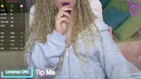 Debora online show from 25, 2, 2025