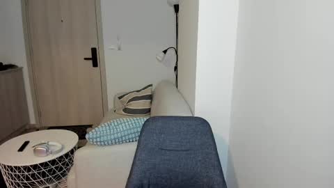 Call me baby  real name Eva   online show from 17, 2, 2025