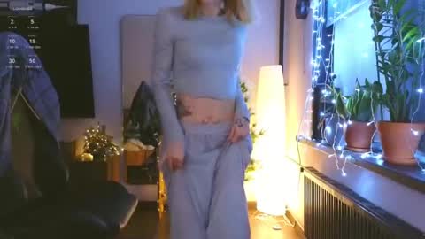 Snapshot of baby_gopn1k chatting on 13, 12, 2024 baby gopn1k online show from 13, 12, 2024