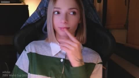 Snapshot of baby_gopn1k chatting on 17, 12, 2025 baby gopn1k online show from 17, 12, 2025