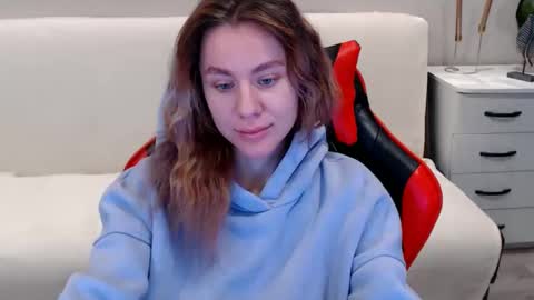 baby_kitte online show from 11, 1, 2025