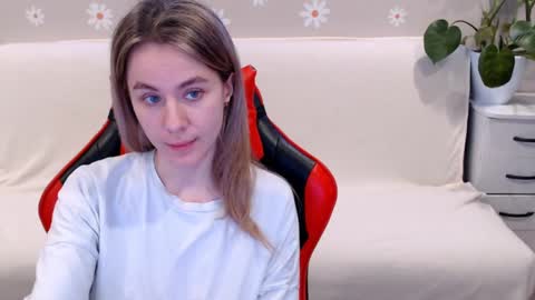 baby_kitte online show from 26, 2, 2025