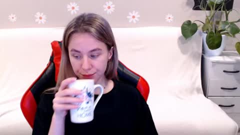 baby_kitte online show from 28, 2, 2025