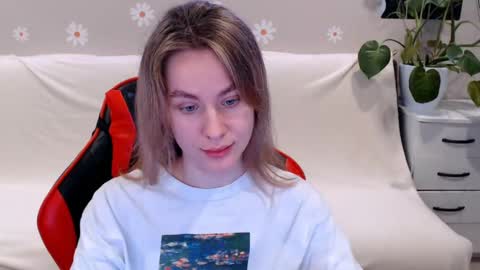 baby_kitte online show from 3, 3, 2025