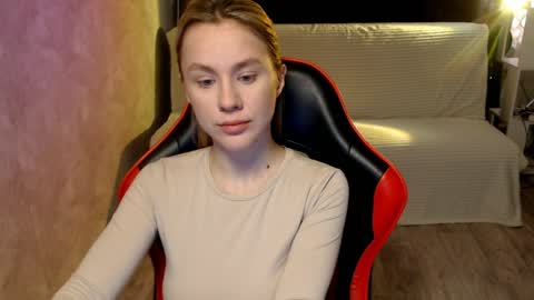 baby_kitte online show from 9, 4, 2026