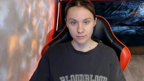 baby_kitte online show from 2, 6, 2026