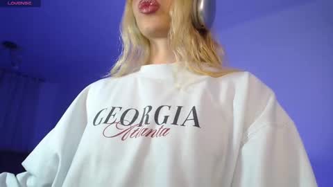 Snapshot of baby_nyx1 chatting on 19, 12, 2025 NYX online show from 19, 12, 2025