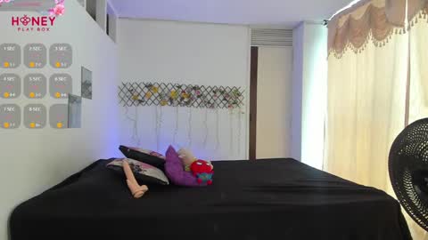 Snapshot of babyandromeda chatting on 21, 2, 2025 online show from 21, 2, 2025