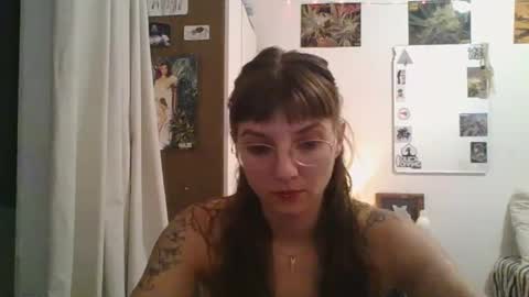 Snapshot of babydemon6 chatting on 1, 12, 2024 babydemon6 online show from 1, 12, 2024