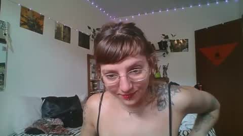 Snapshot of babydemon6 chatting on 10, 12, 2024 babydemon6 online show from 10, 12, 2024