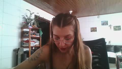 Snapshot of babydemon6 chatting on 15, 10, 2025 babydemon6 online show from 15, 10, 2025