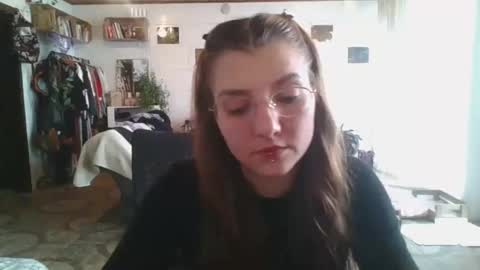 Snapshot of babydemon6 chatting on 28, 10, 2025 babydemon6 online show from 28, 10, 2025