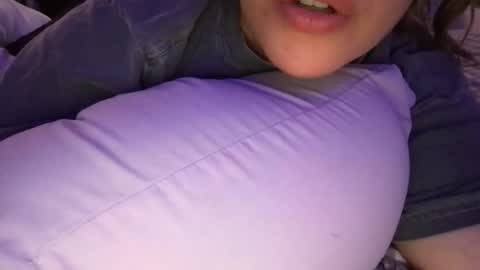 Snapshot of babyhoney333 chatting on 26, 4, 2026 babyhoney333 online show from 26, 4, 2026