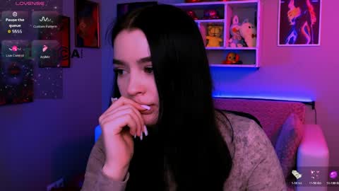 Mia online show from 4, 4, 2026