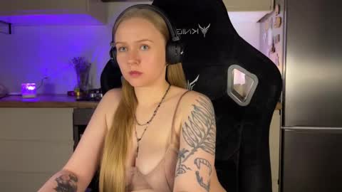 Snapshot of babyytonight chatting on 2, 10, 2025 NEXT STREAM 1AM GMT3 Alice online show from 2, 10, 2025