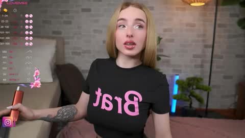 BabyyyLuna online show from 4, 3, 2026