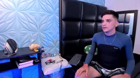 Snapshot of bad_boy_21_ chatting on 1, 3, 2026 bad_boy_21_ online show from 1, 3, 2026