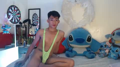 Snapshot of bad_boy_in_bed chatting on 23, 10, 2025 jay online show from 23, 10, 2025