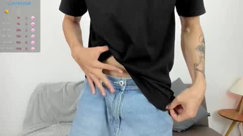 Snapshot of badboy_one chatting on 30, 10, 2025 jhojan online show from 30, 10, 2025