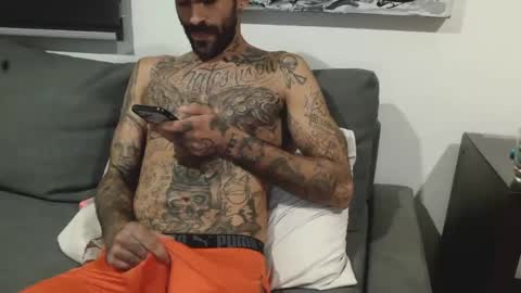 BadCouple  online show from 1, 10, 2025