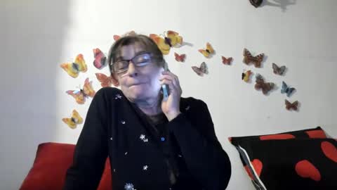 Snapshot of badgg chatting on 1, 1, 2025 Gina online show from 1, 1, 2025