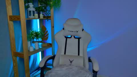 Elly online show from 4, 3, 2026