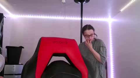 bambiboo8113 online show from 4, 3, 2025