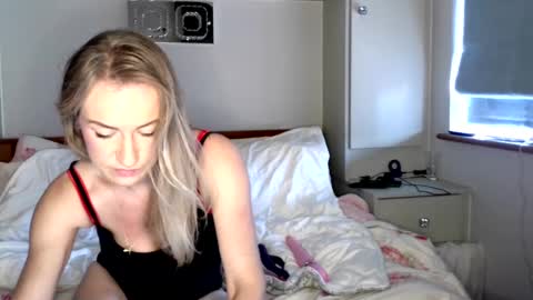 Snapshot of bambina_valentina chatting on 15, 12, 2024 Totty Nutty online show from 15, 12, 2024