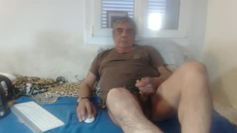 Snapshot of bambino6060 chatting on 16, 11, 2025 bambino6060 online show from 16, 11, 2025