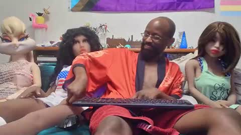 Snapshot of bandohusbando chatting on 4, 7, 2026 Bando Husbando online show from 4, 7, 2026