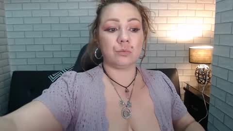 Snapshot of barbara_portman chatting on 7, 1, 2025 Barbara online show from 7, 1, 2025