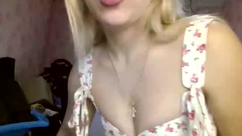 Snapshot of barbie___girl chatting on 10, 11, 2025 barbie___girl online show from 10, 11, 2025