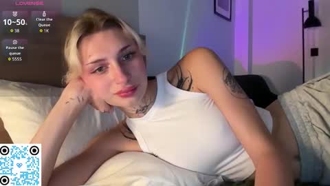 Snapshot of barbie_bi chatting on 11, 10, 2025 My name is Molly. Please say hello I like talking to you. If you have any wishes or obscene desires please use the tip menu online show from 11, 10, 2025