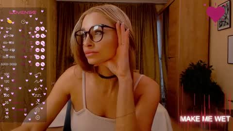 Snapshot of barbie_kiss1 chatting on 11, 12, 2024 barbie online show from 11, 12, 2024