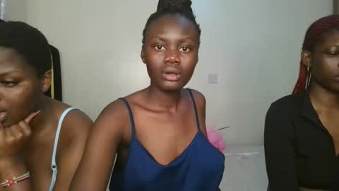 Snapshot of barbie_queen2 chatting on 24, 9, 2025 queen online show from 24, 9, 2025